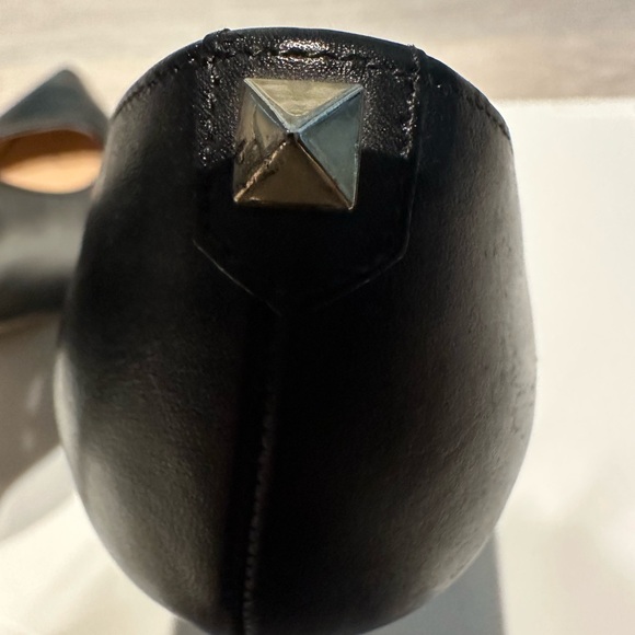 Valentino Garavino Black rockstud pump size 35. used, excellent condition - Picture 4 of 16
